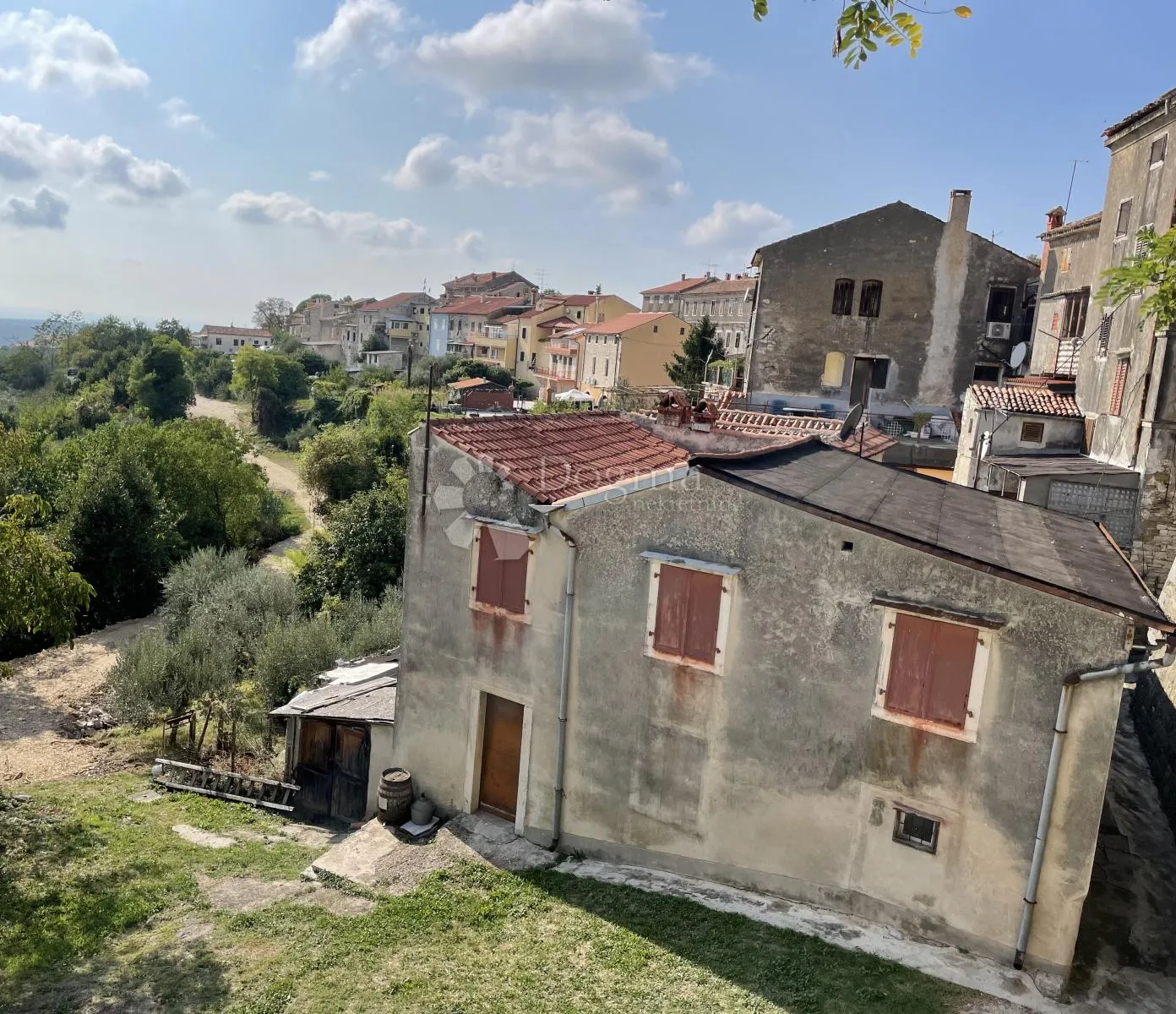 kuća i građevinsko zemljište sa jedinstvenim pogledom - slika 11