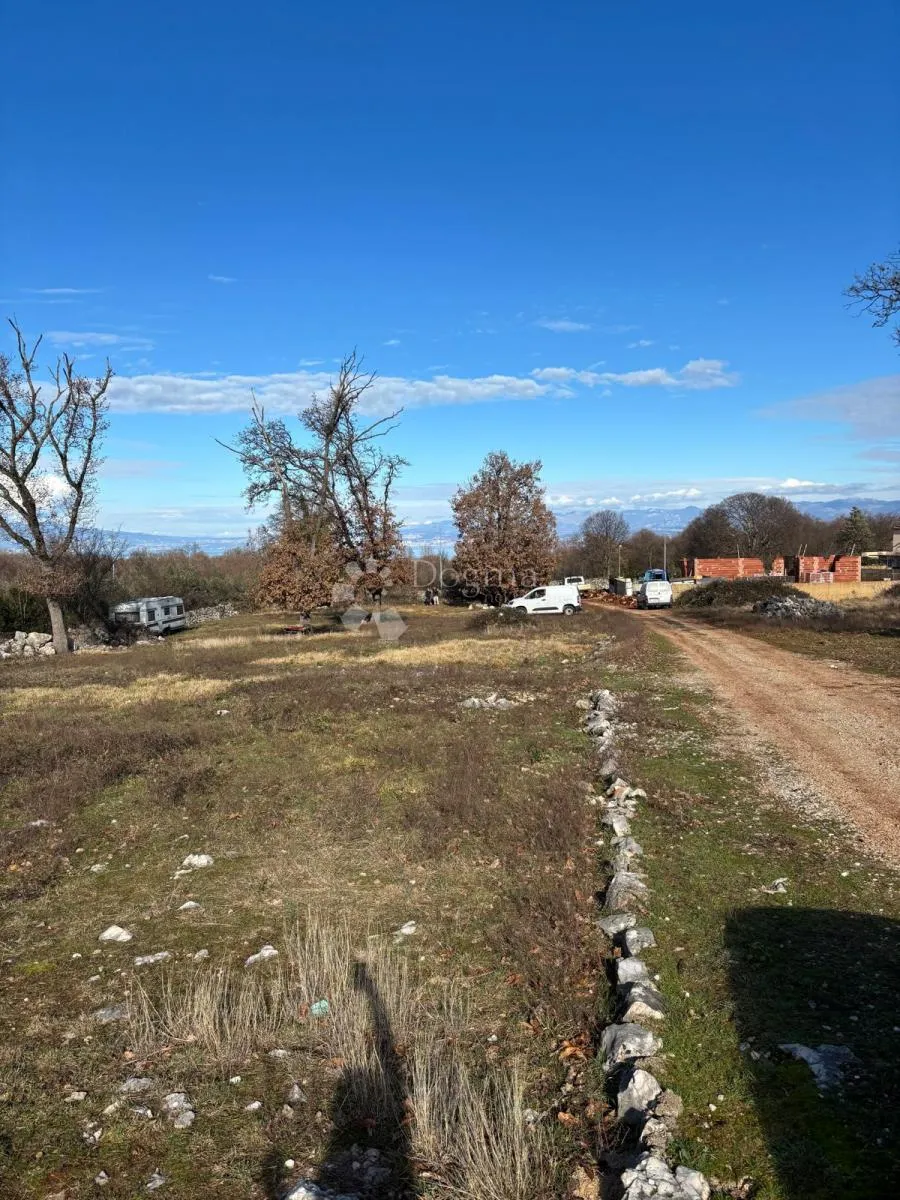 ravan građevinski teren u okolici malinske - slika 10