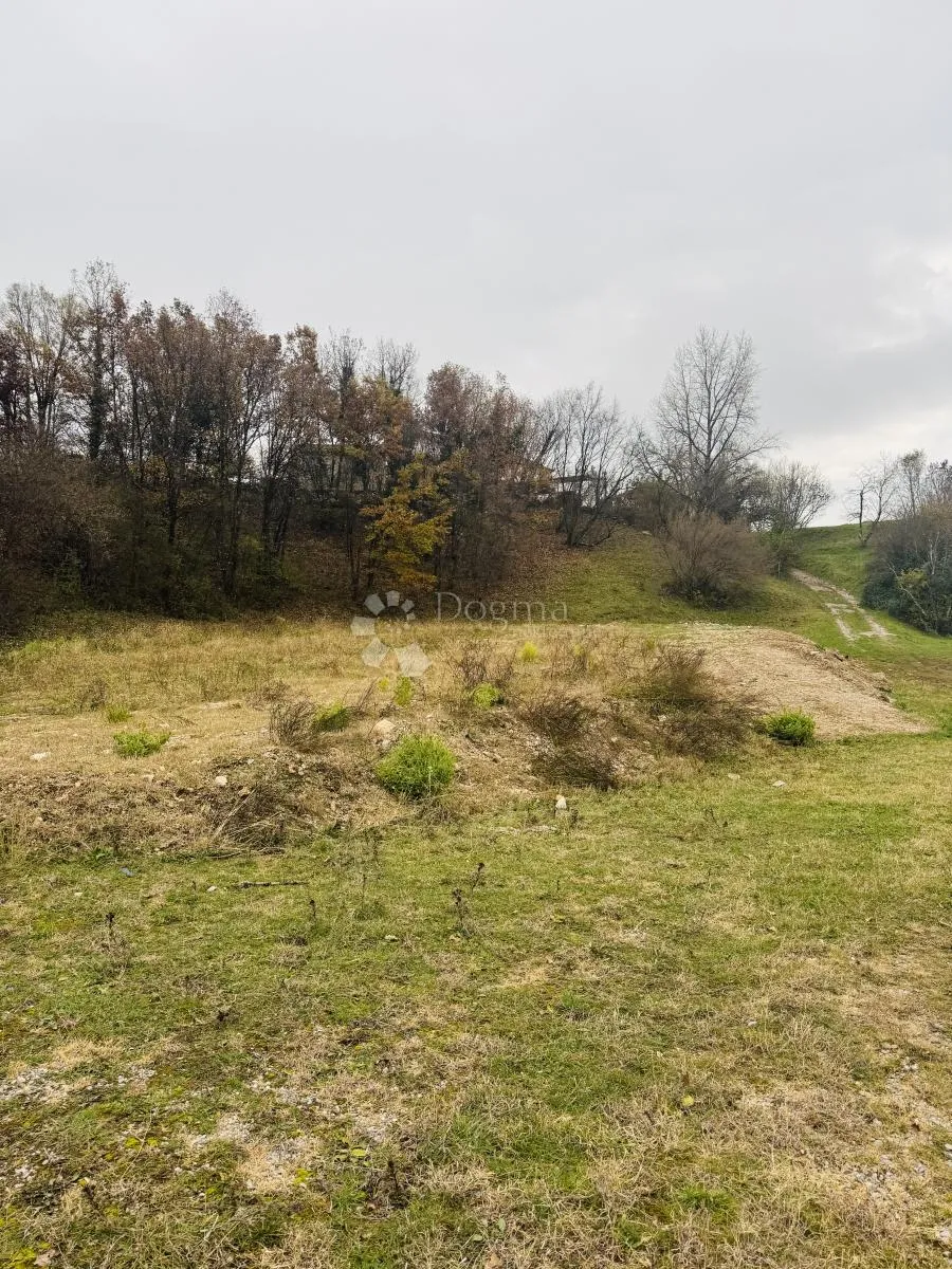 Poljoprivredno zemljište Dražice 705m2,odlična lokacija, ravan teren - Dražice, Jelenje