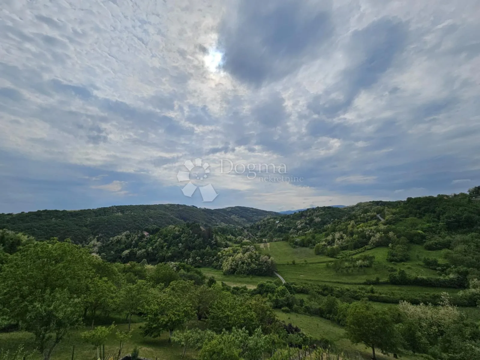idealna vikend kuća vugrovec 236.98 m²+okućnica 2746 m2 - slika 19