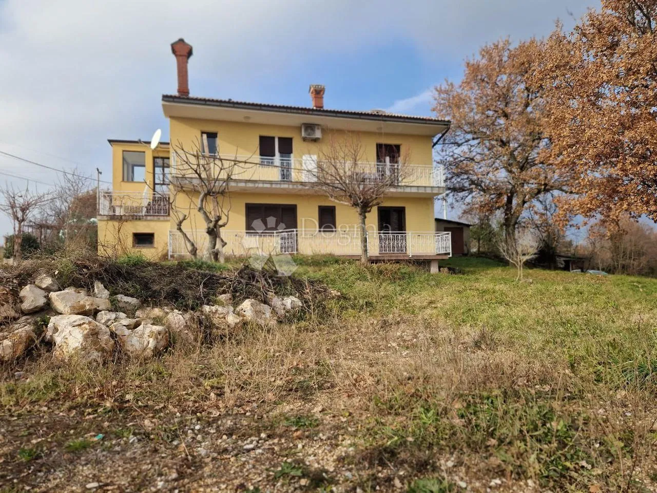 obiteljska kuća sa 2 stana i bazenom, okolica labina - slika 18