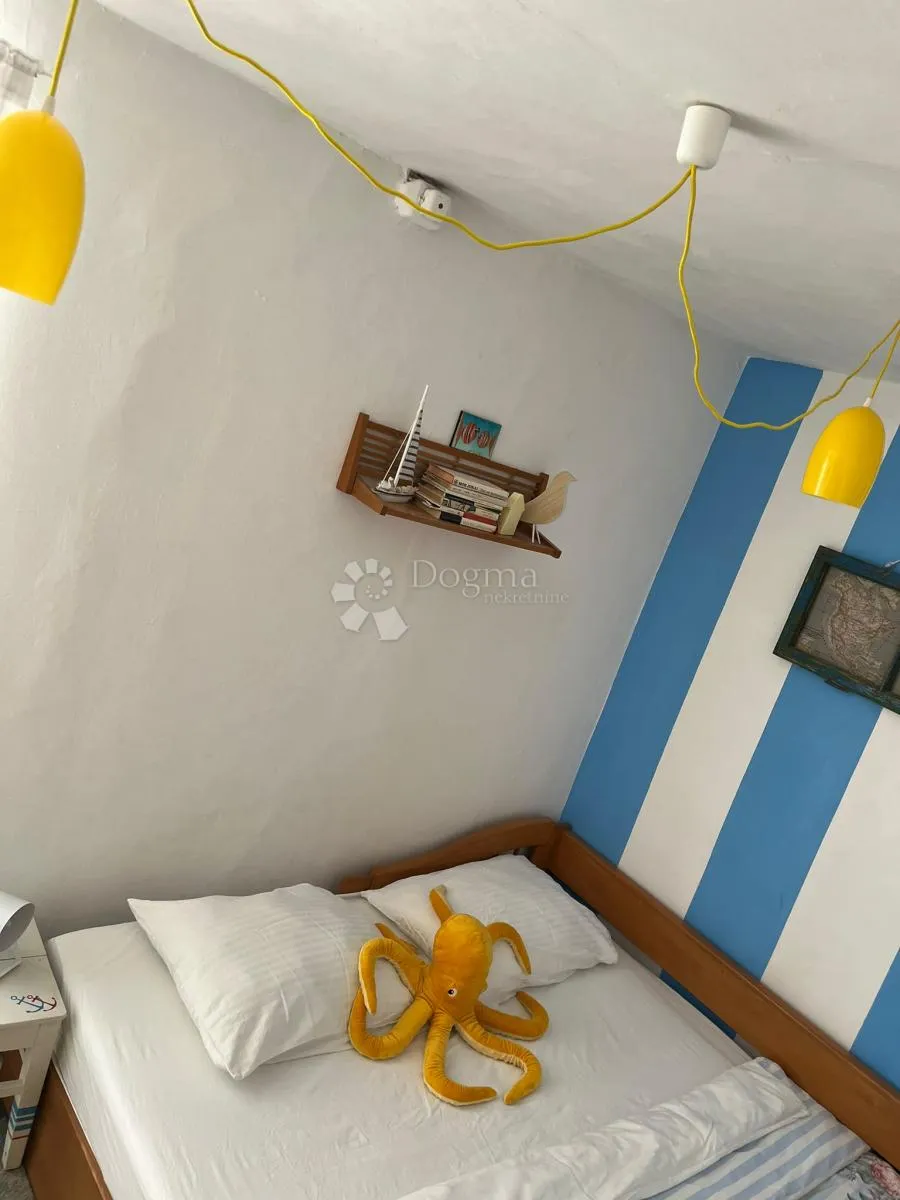 punat - centar, dvije spojene kuće, vrt i 2 garaže - slika 20