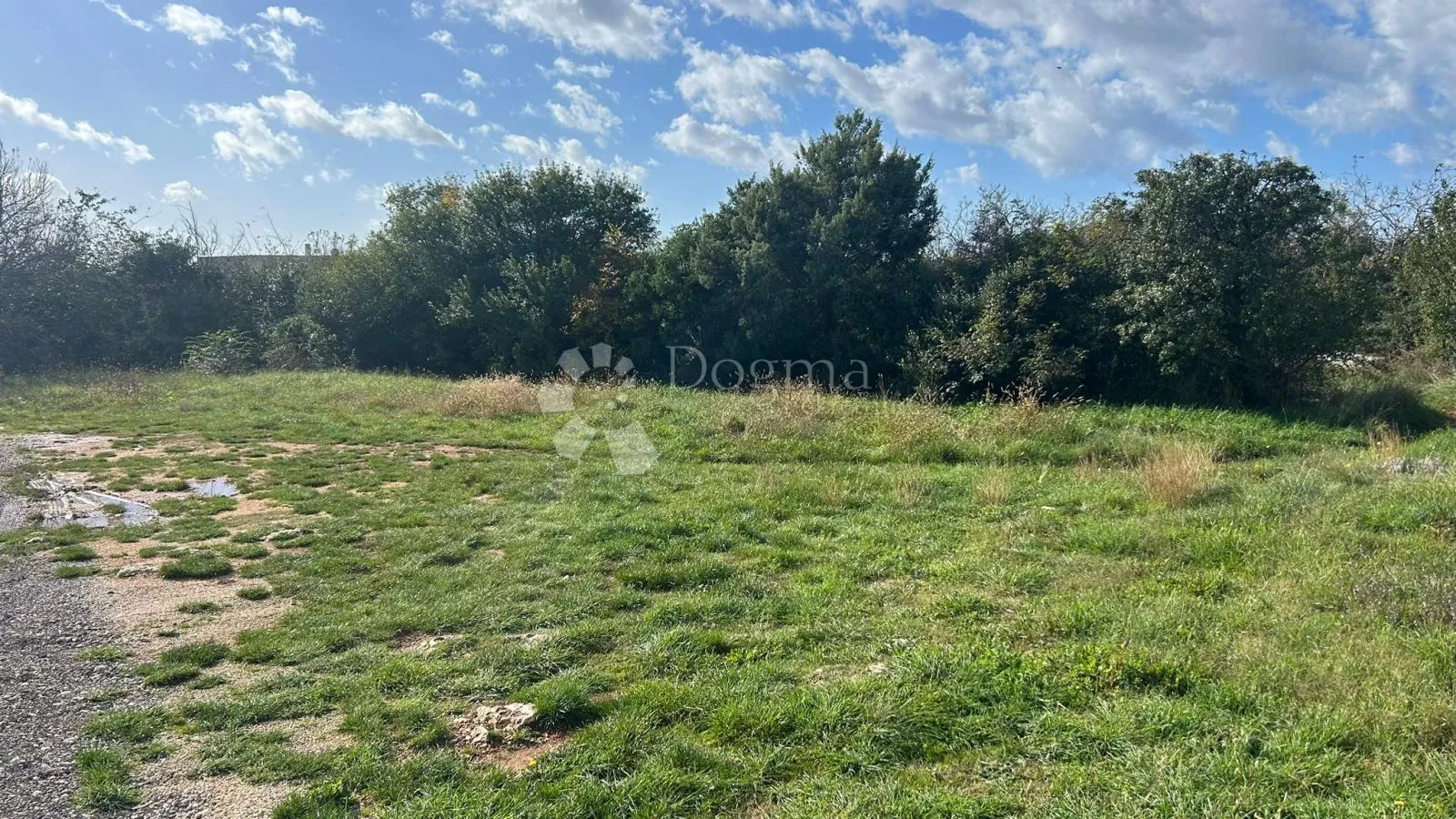 građevinsko zemljište 579 m², šikići – pula - slika 1
