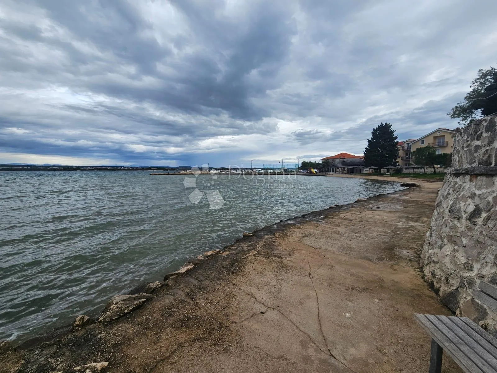 pašman, građevinsko zemljište - 150m od mora - slika 8