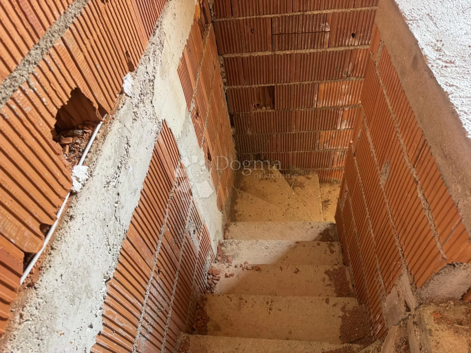 roh-bau kuća sa dva stana/ drikevnik/ 168,11 m2 - slika 11