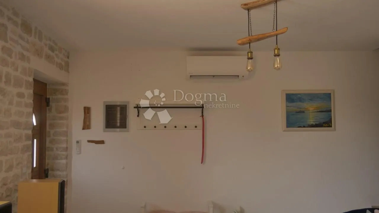 prilika! kamena kuća 5 minuta od mora! - slika 31