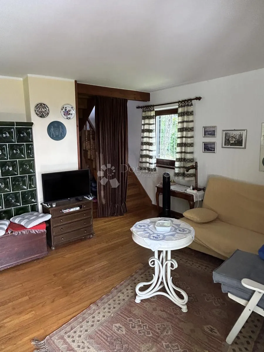 plešivica – kuća s panoramskim pogledom i velikom okućnicom - slika 8