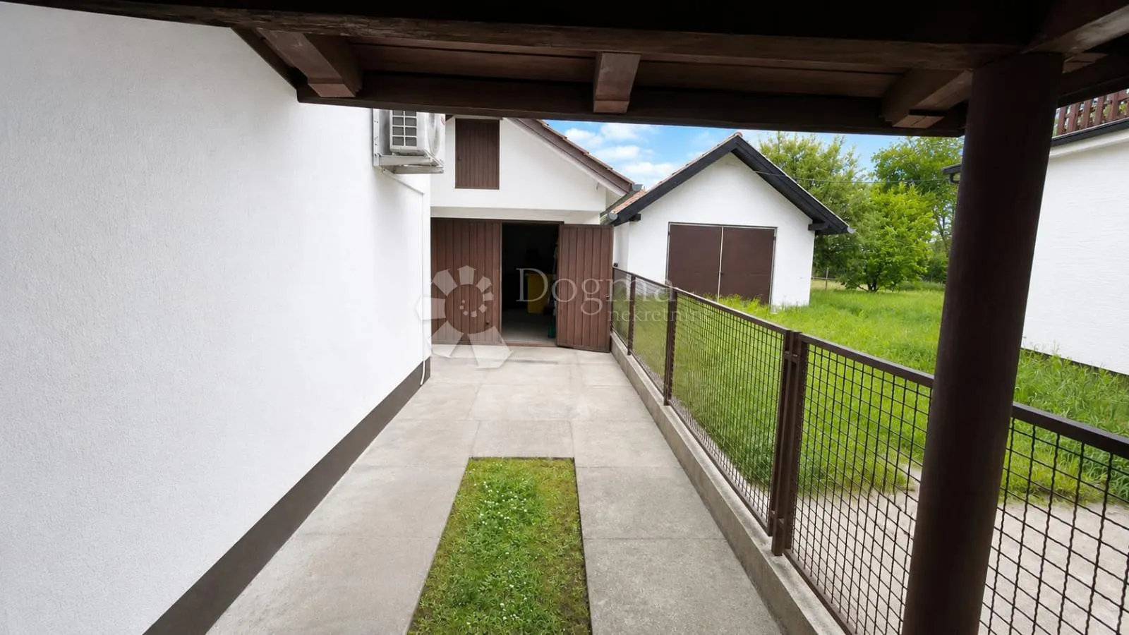 uređena katnica 257 m2 sa velikom okućnicom, žitnjak- struge - slika 5