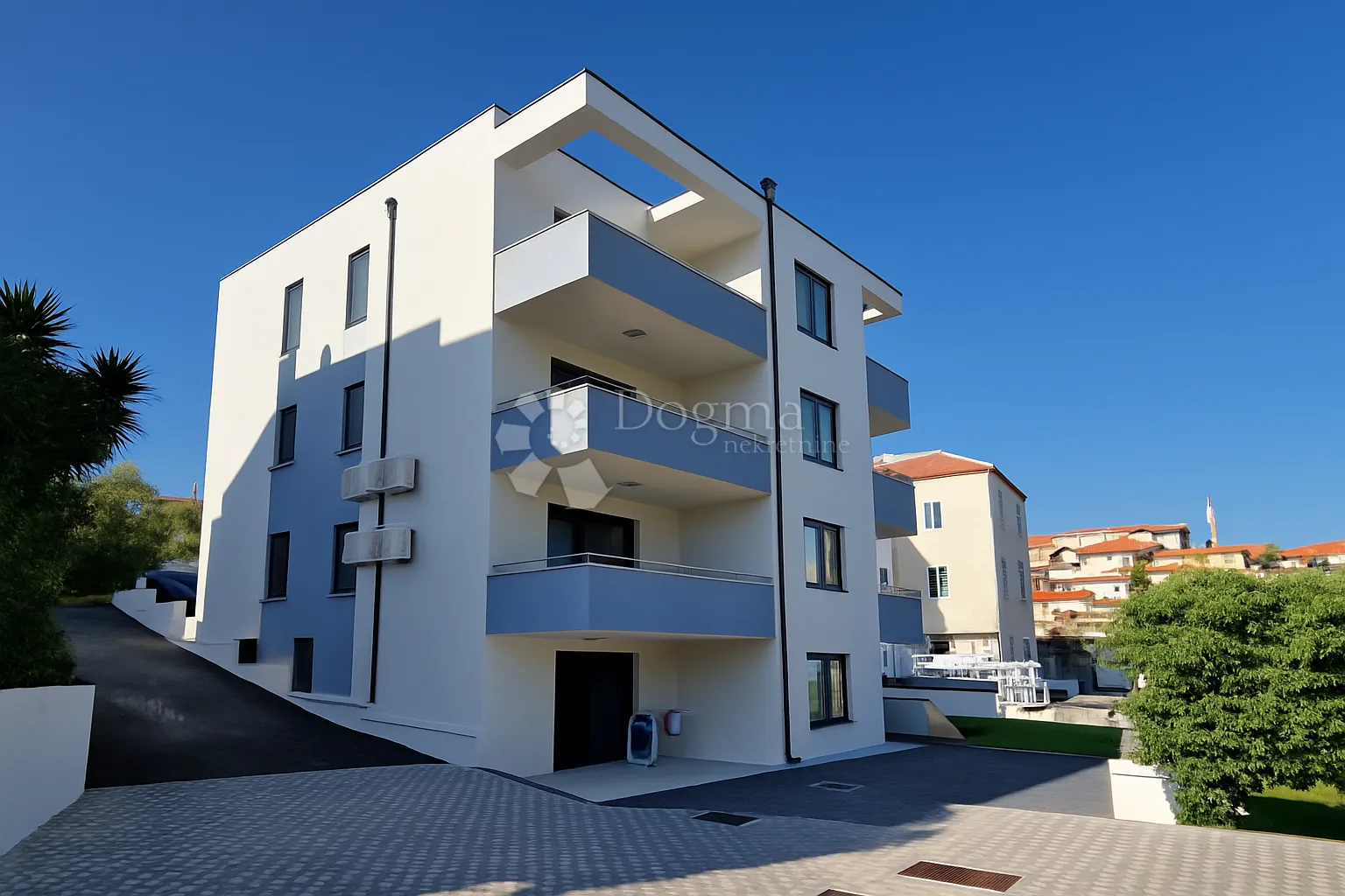 čiovo - penthouse sa krovnom terasom i pogledom na more! - slika 1