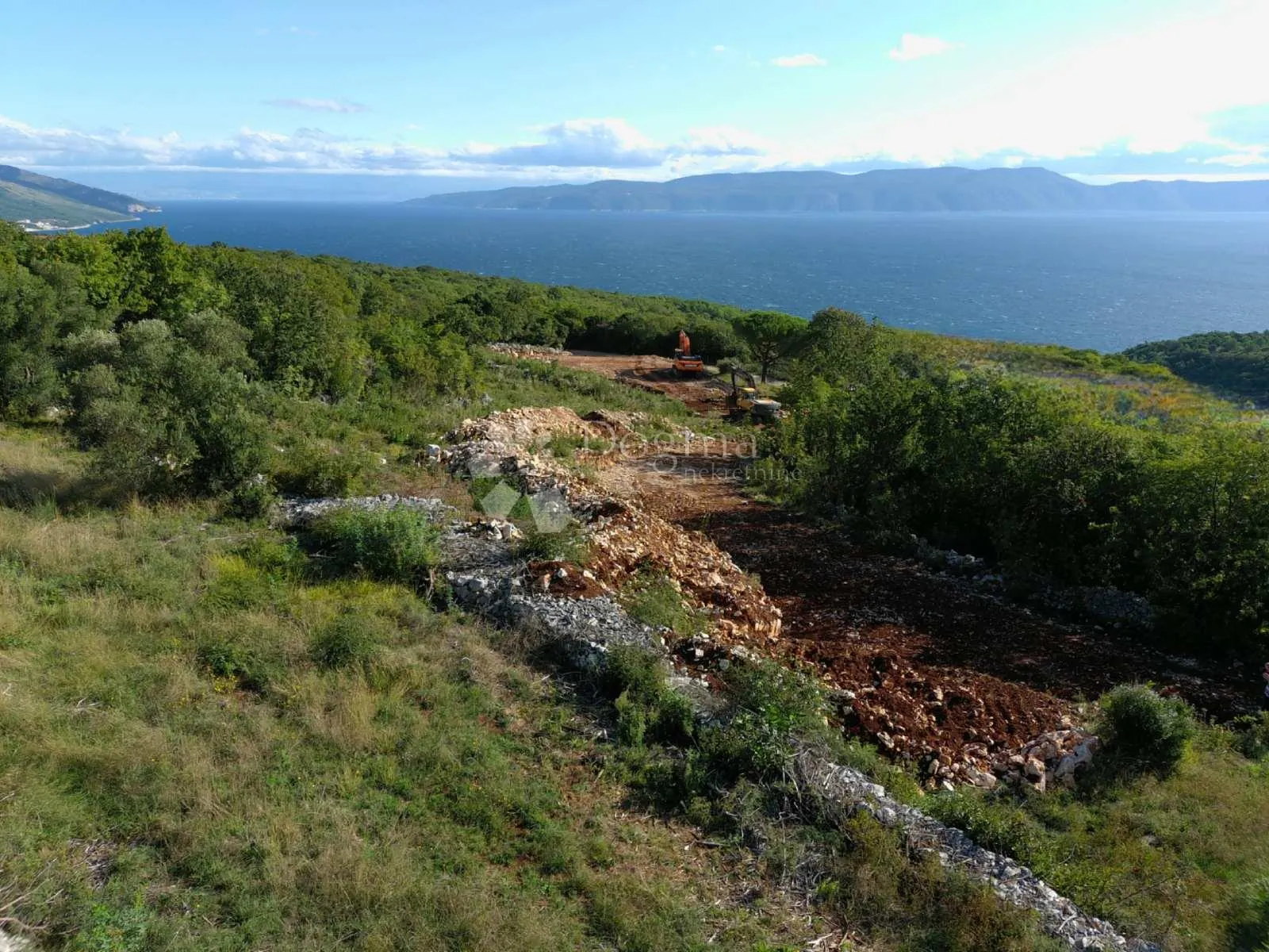 građevinsko zemljište s dozvolom i prekrasnim pogledom na more - slika 2