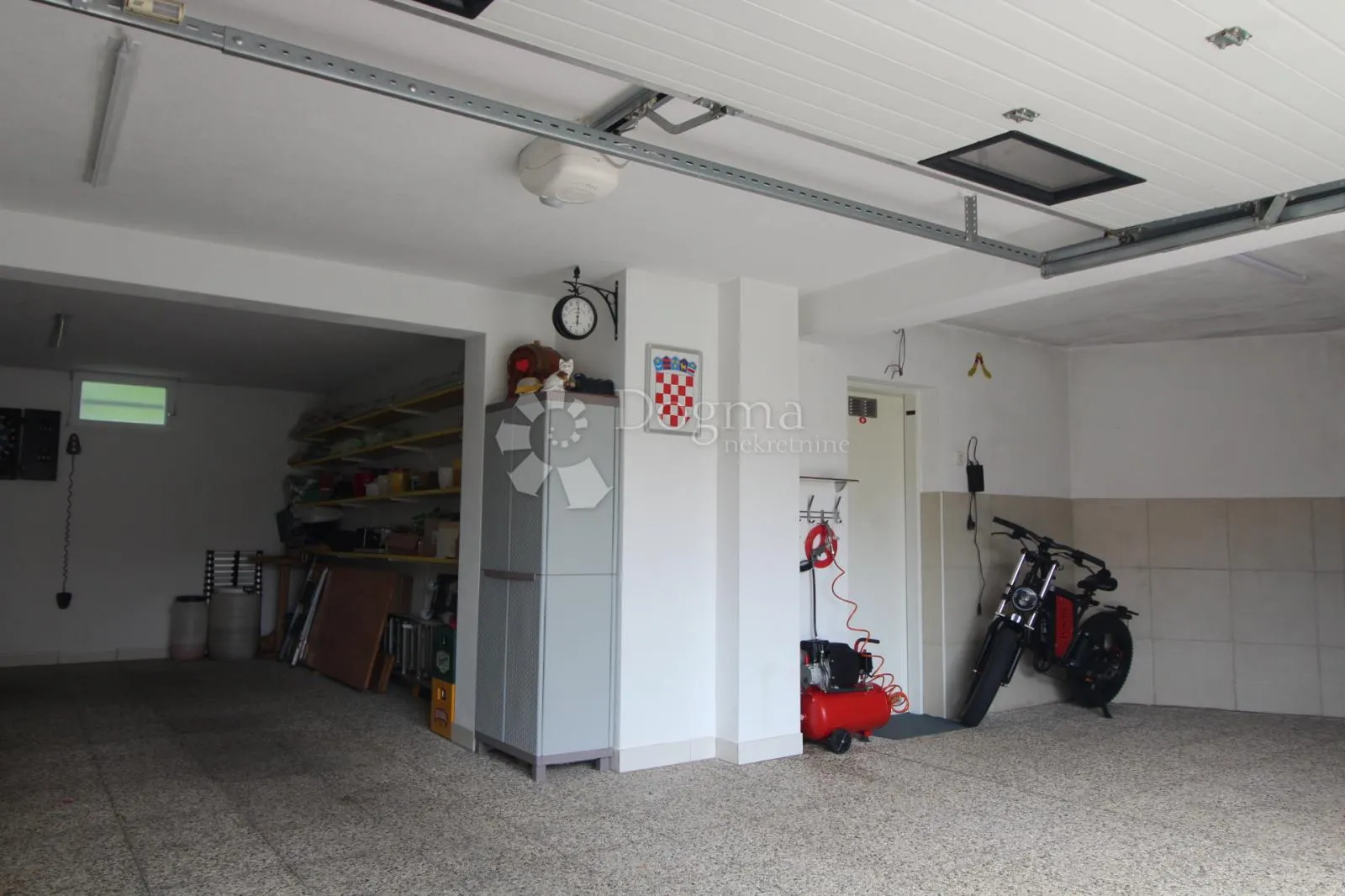marinići kuća sa tri stana - slika 58