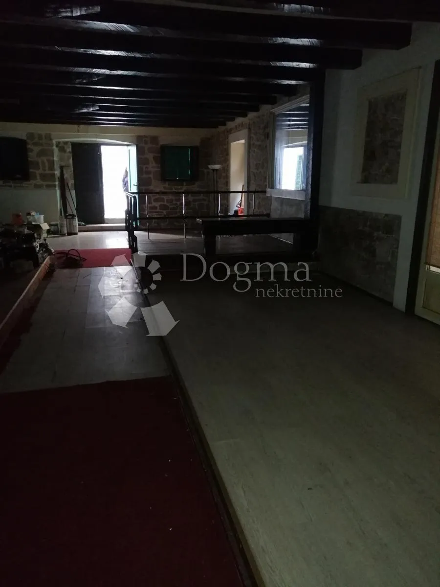 vodice - kuća i poslovni prostor u centru blizu mora - slika 5