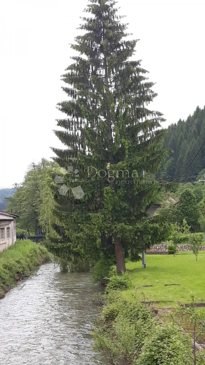 kuća 320m2 sa velikim potencijalom (moravice) - slika 8