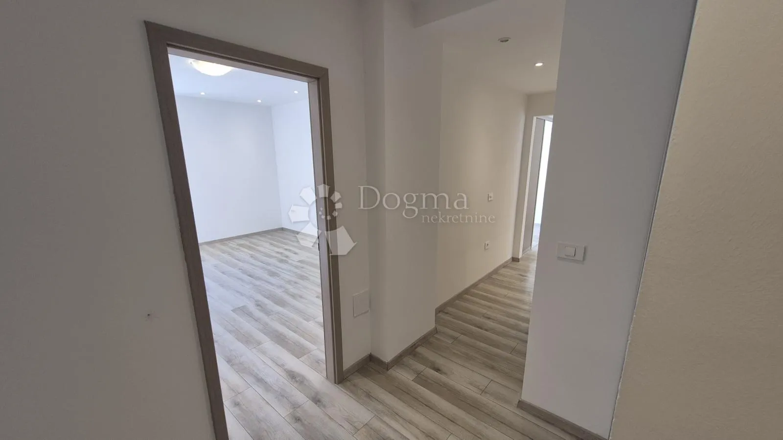 dvosobni stan u centru pule površine 72,83 m2 - slika 5