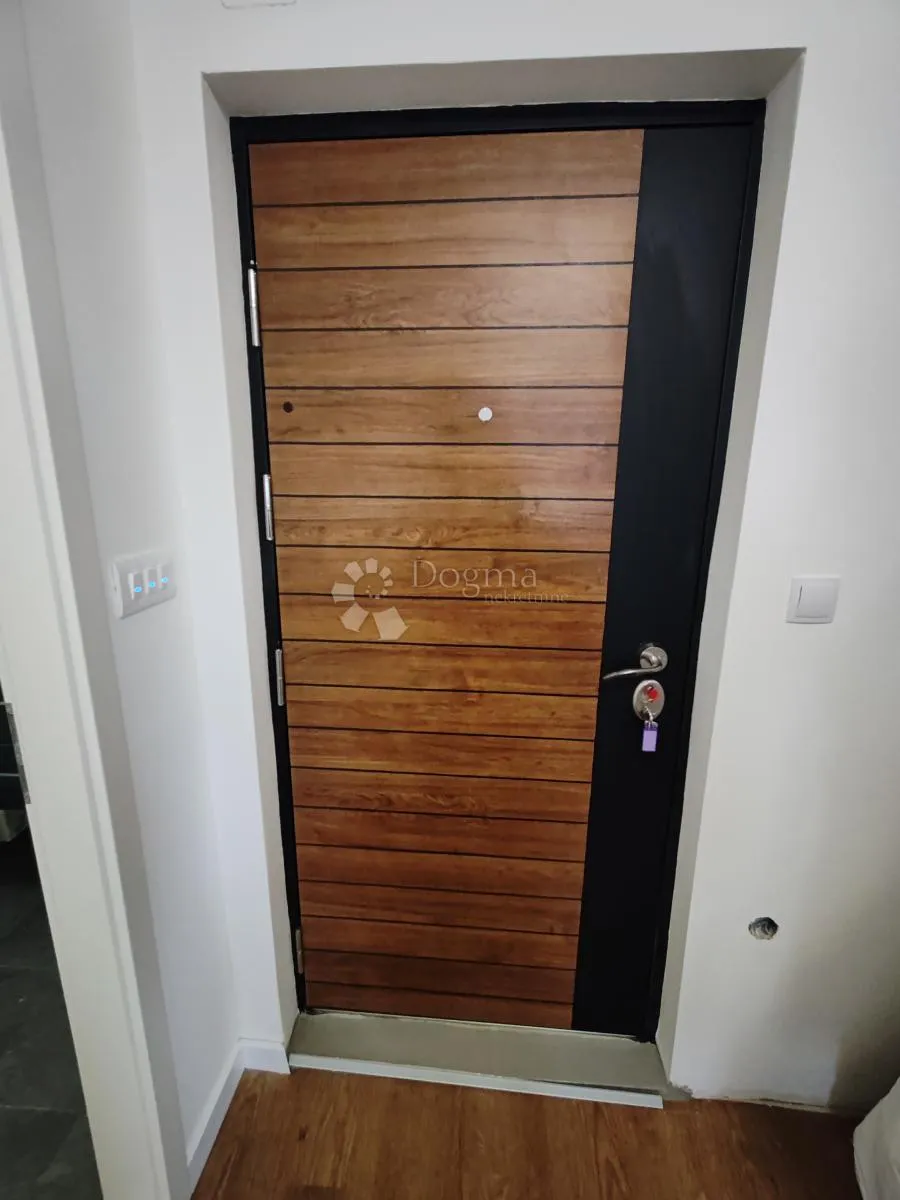 potpuno renoviran stan 62 m2 u šibeniku - baldekin - slika 21