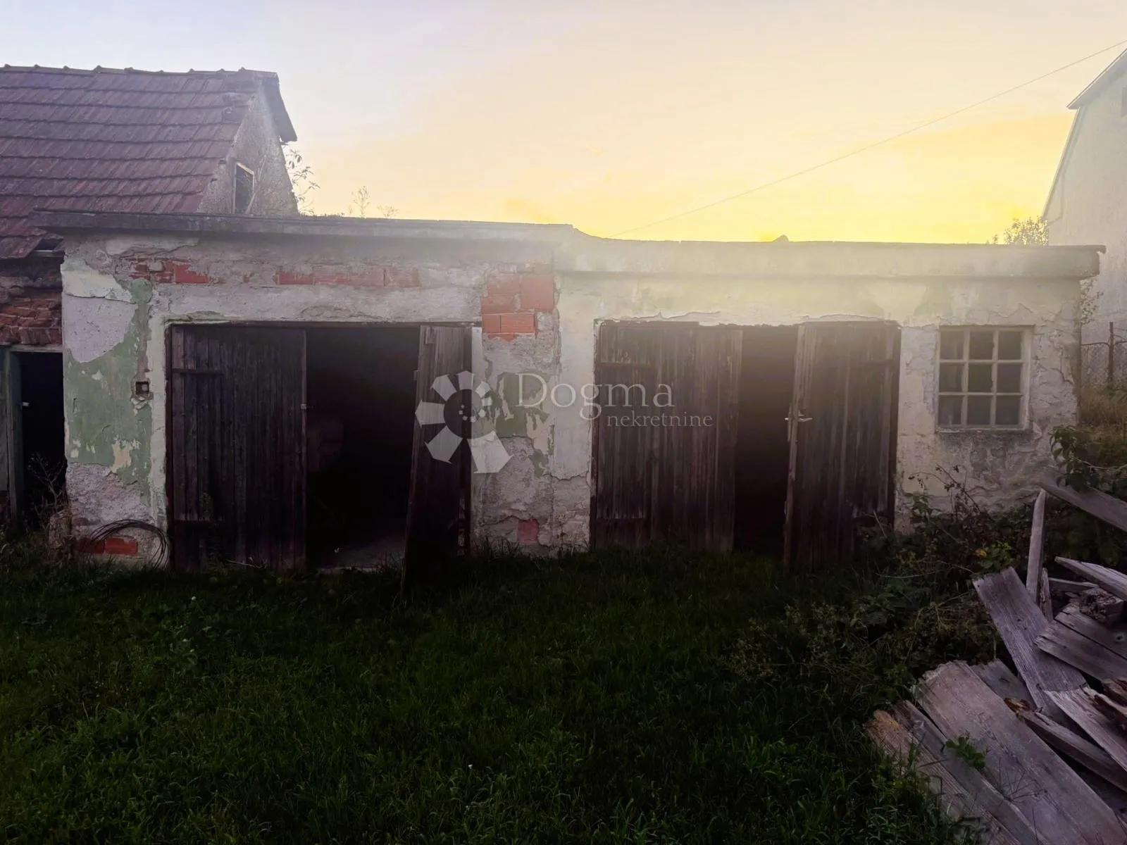 renovirana kuća s mogućnošću odvajanja u dvije jedinice - slika 10
