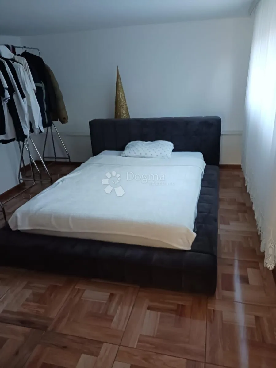 kuća s dva stana, gospodarskim objektom i gotovo 3 hektra zemljišta - slika 50