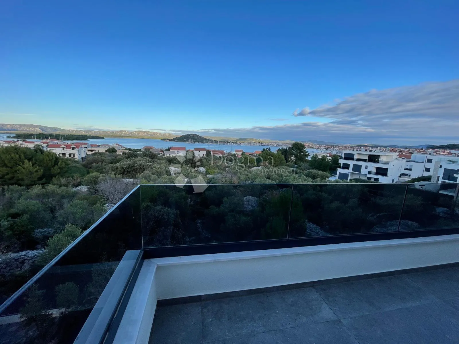 penthouse s panoramskim pogledom na more – 350 m od plaže - slika 31