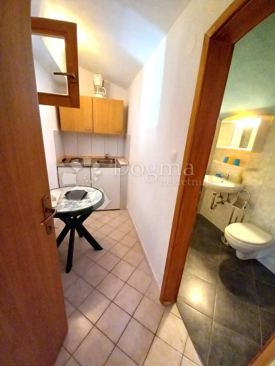 apartmanska kuća 120 metara od plaže - slika 15