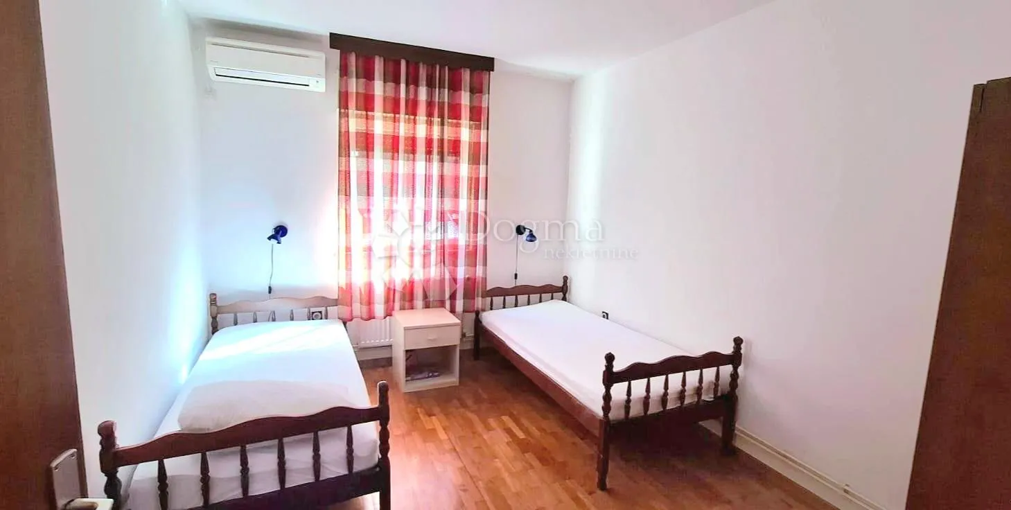 apartmanska kuća, 70m od mora, trogir - slika 14