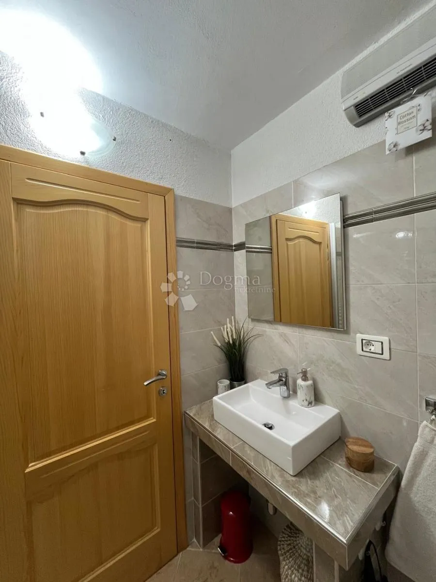 lupoglav -kuća sa bazenom - slika 40