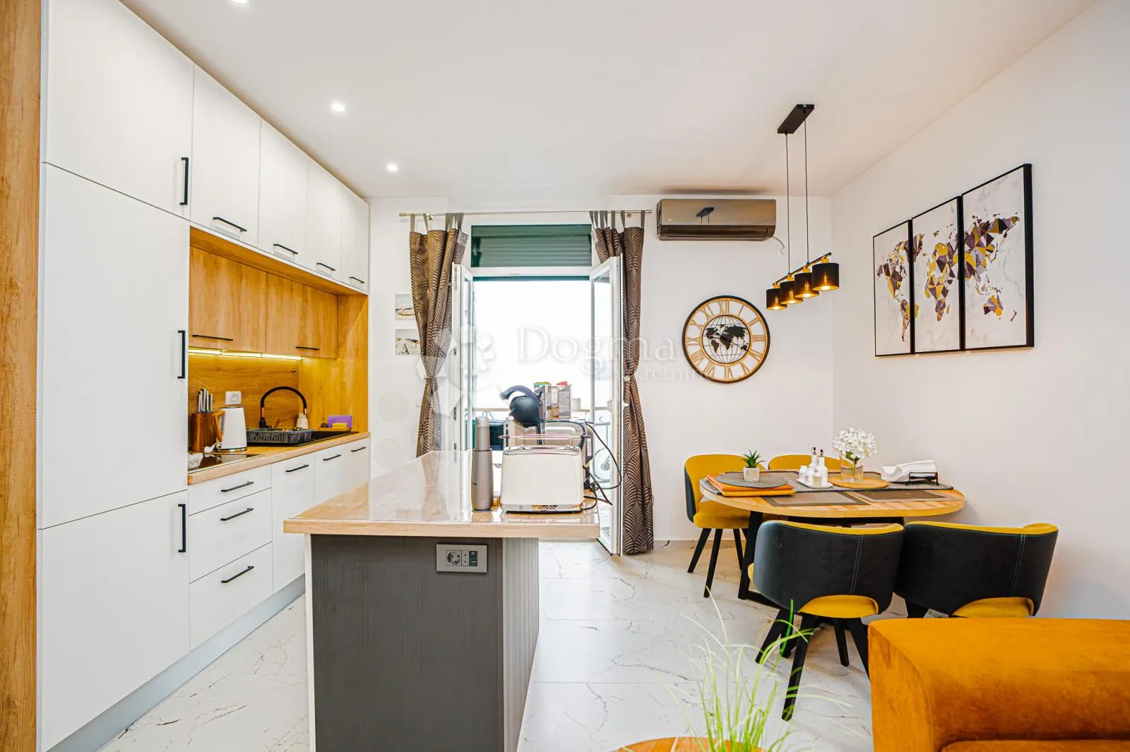 opatija, stan 43 m2, 1s+db sa 2 balkona - slika 3