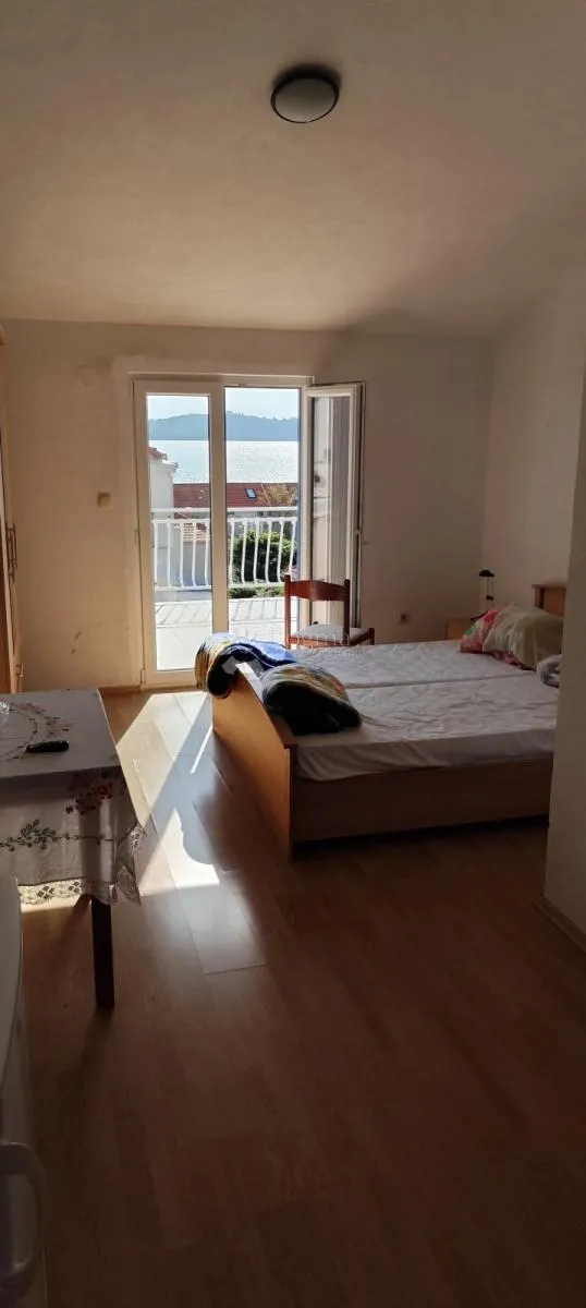 apartmani u srcu orebića – kuća na prodaju - slika 8