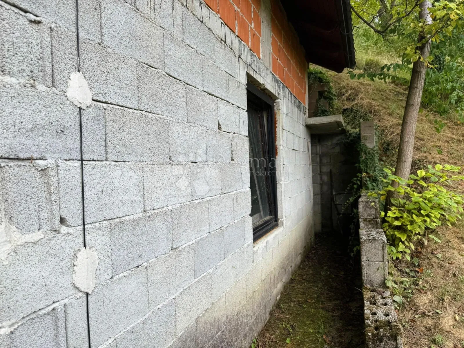 topao dom ili vikendica u prirodi - slika 11