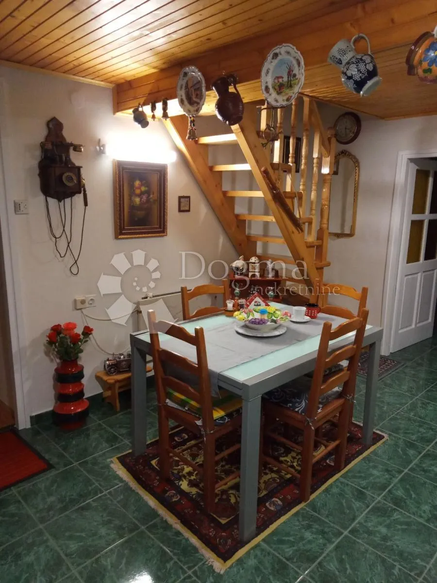 šarmantna kuća ne velikoj okućnici - slika 5