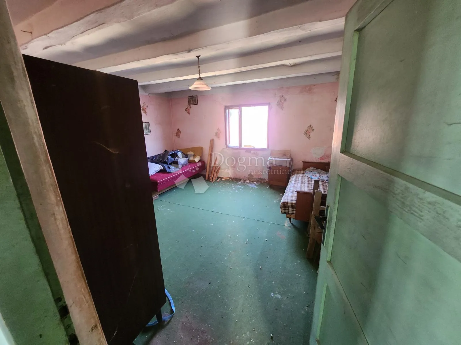 drvena hrastova kuća 120m² za renovaciju sa dvorištem - slika 13