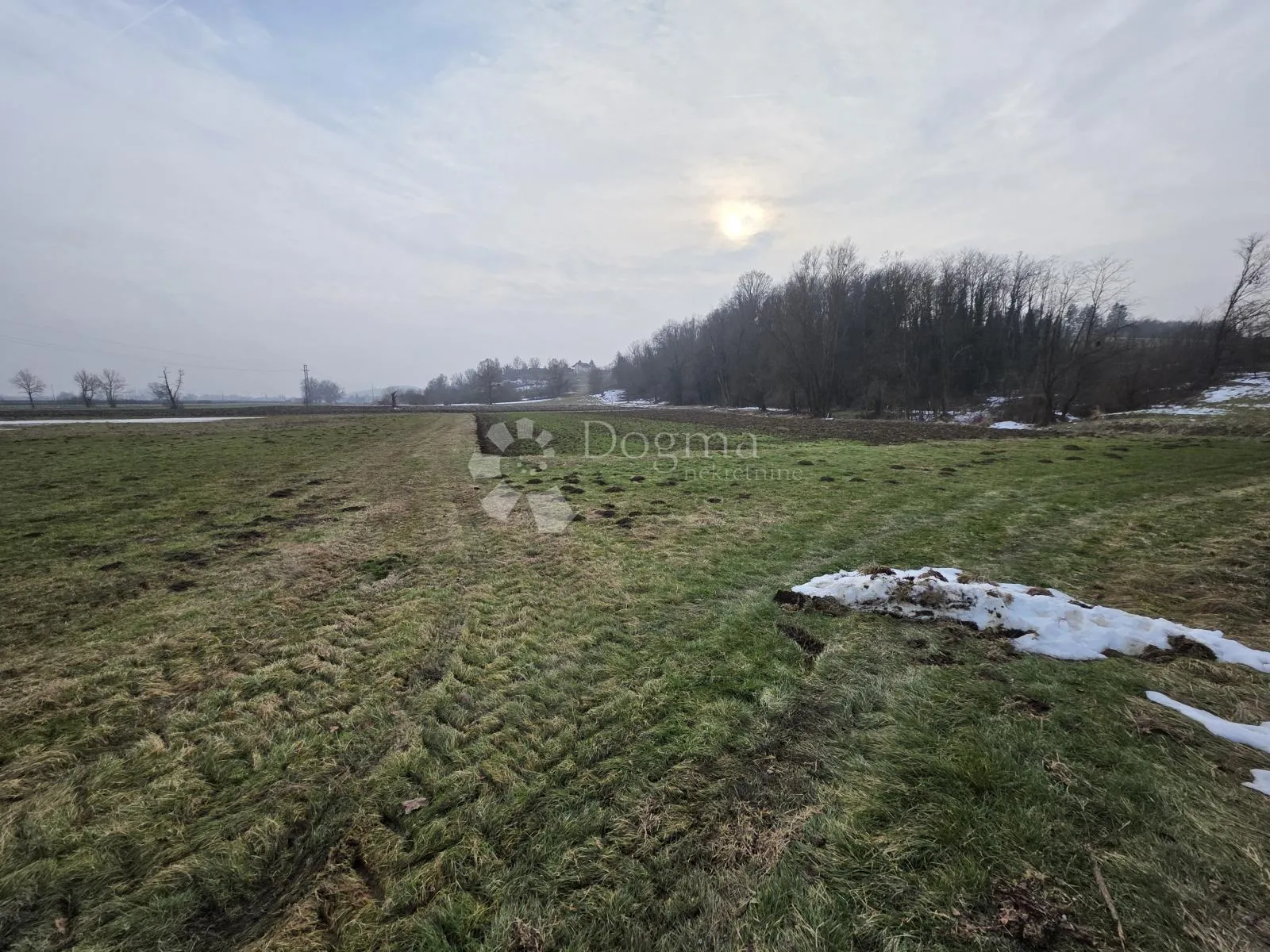 zemljište 3.766m² u luki nadomak glavne ceste prema kupljenovom - slika 2