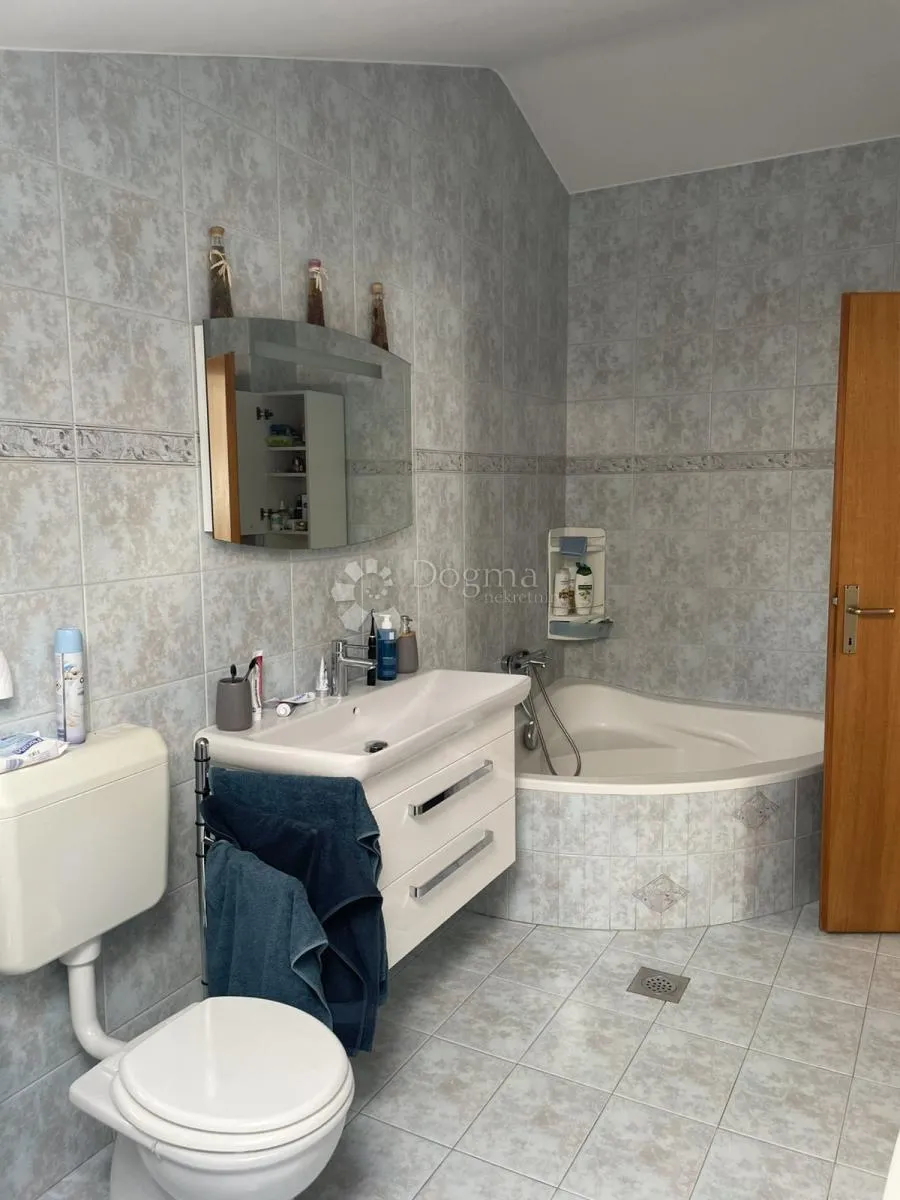 mošćenička draga – investicija 200 m od mora - slika 25