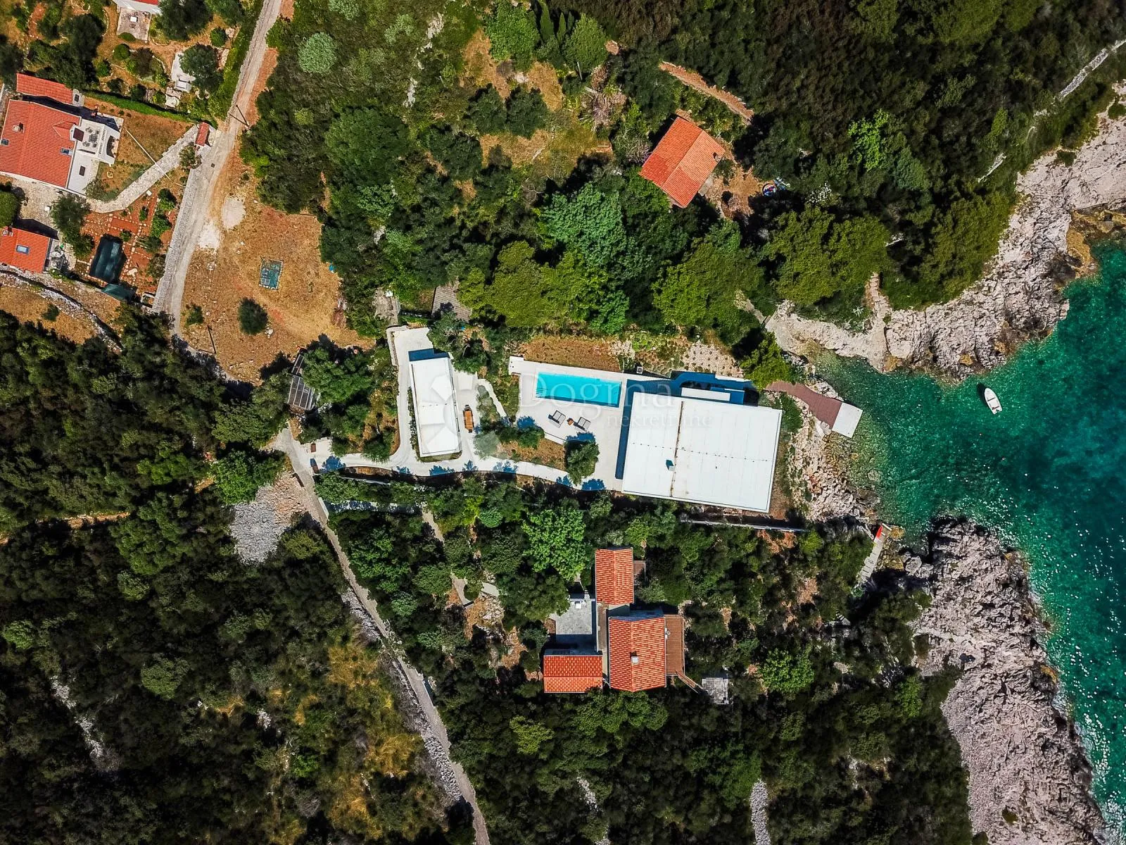 koločep – ekskluzivna vila prvi red do mora - slika 2