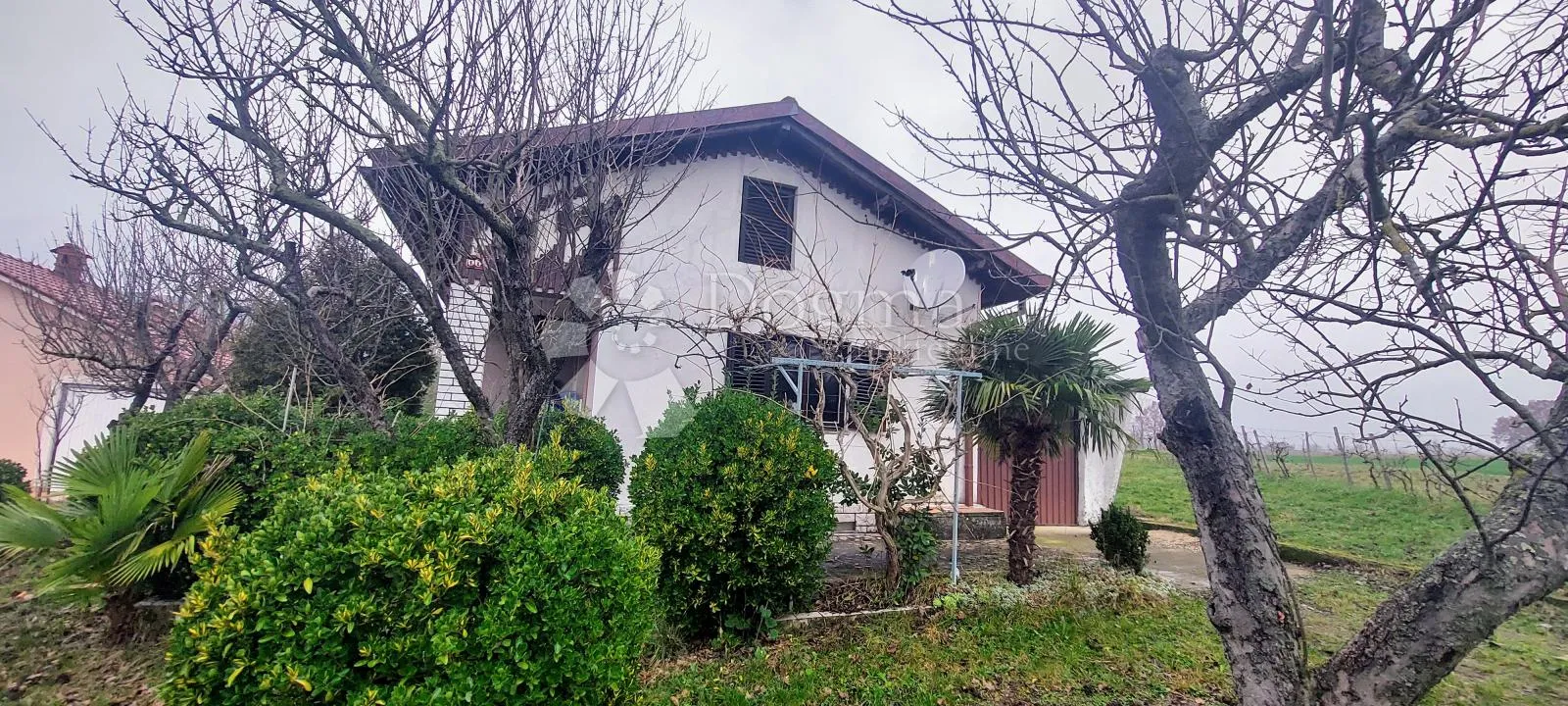 samostojeća kuća u oazi mira - slika 8