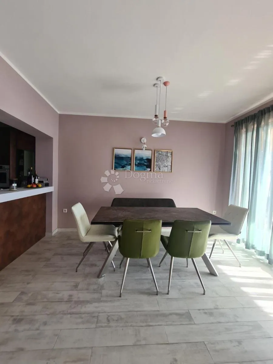 trosoban stan s vrtom i panoramskim pogledom na more - slika 8