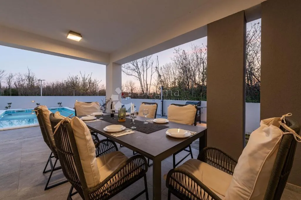privlaka: moderna vila s bazenom - slika 3