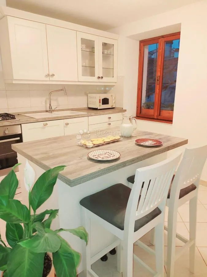 kuća sa 3 apartmana u centru rovinja! - slika 4