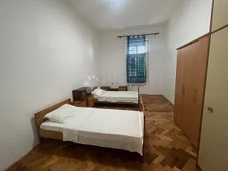 centar, šesterosobni stan idealan za investiciju - slika 5