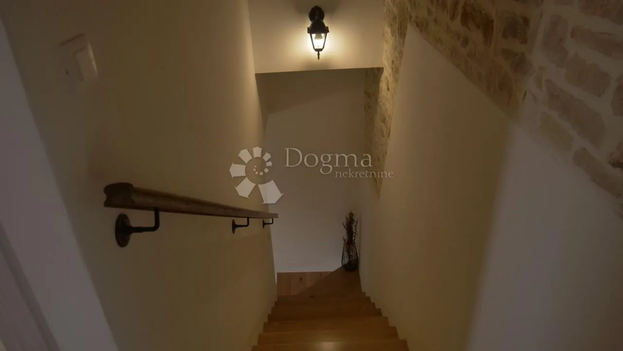 prilika! kamena kuća 5 minuta od mora! - slika 21