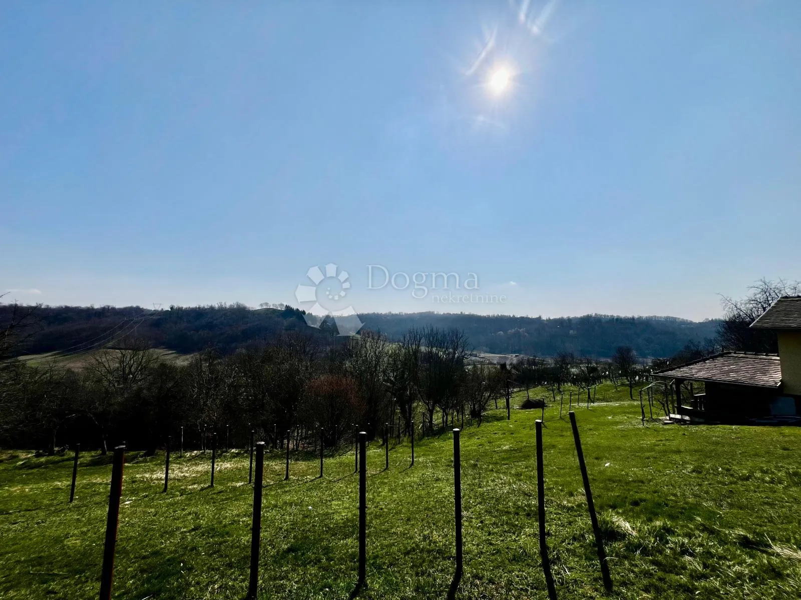 šarmantna kuća za adaptaciju, šuma, prodaja, vikendica - slika 3