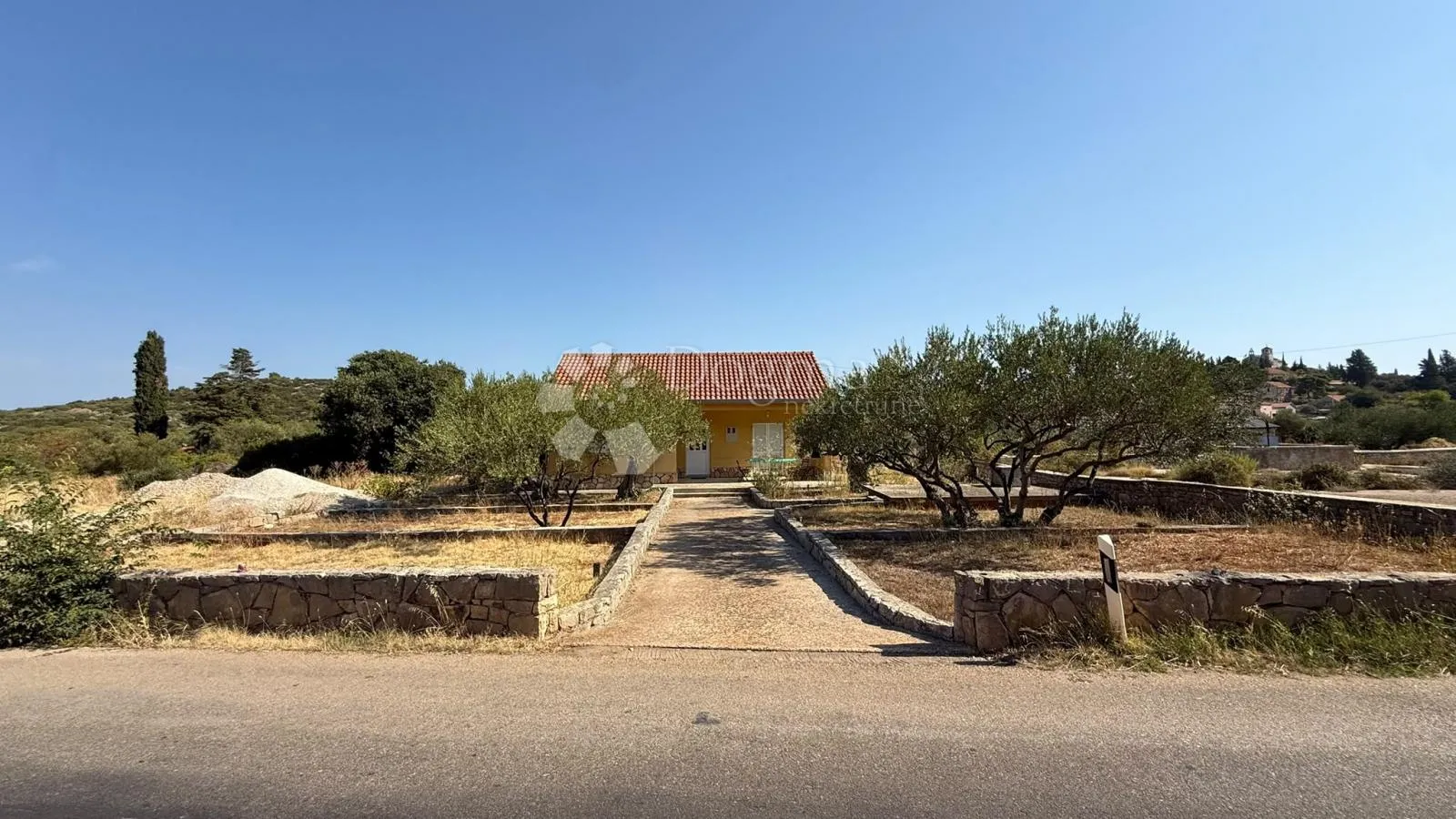kuća hvar- zastražišće 110m2 + 500m2 okučnice - slika 9