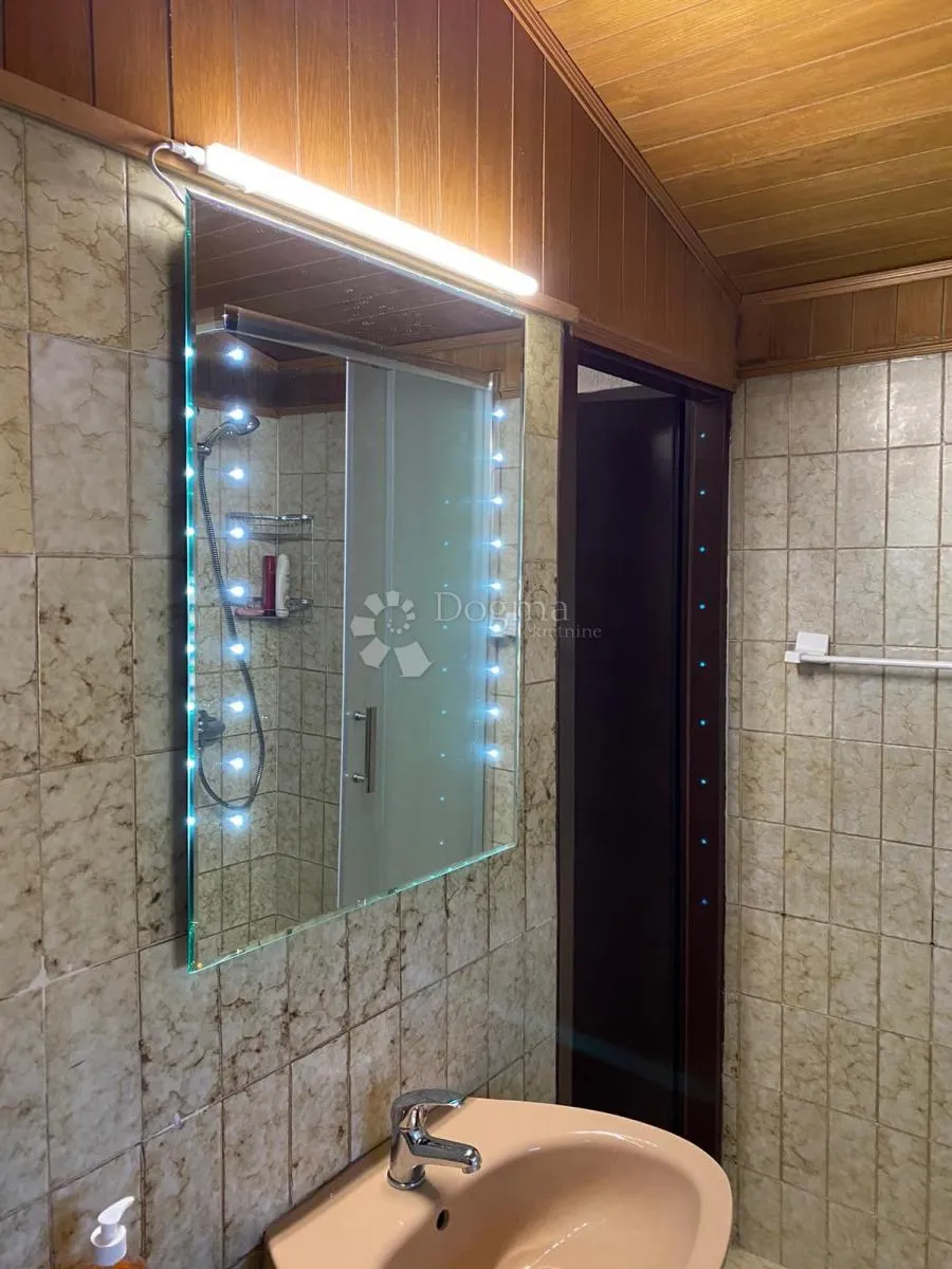 apartmanska kuća na 10-tak km od buzeta! - slika 14