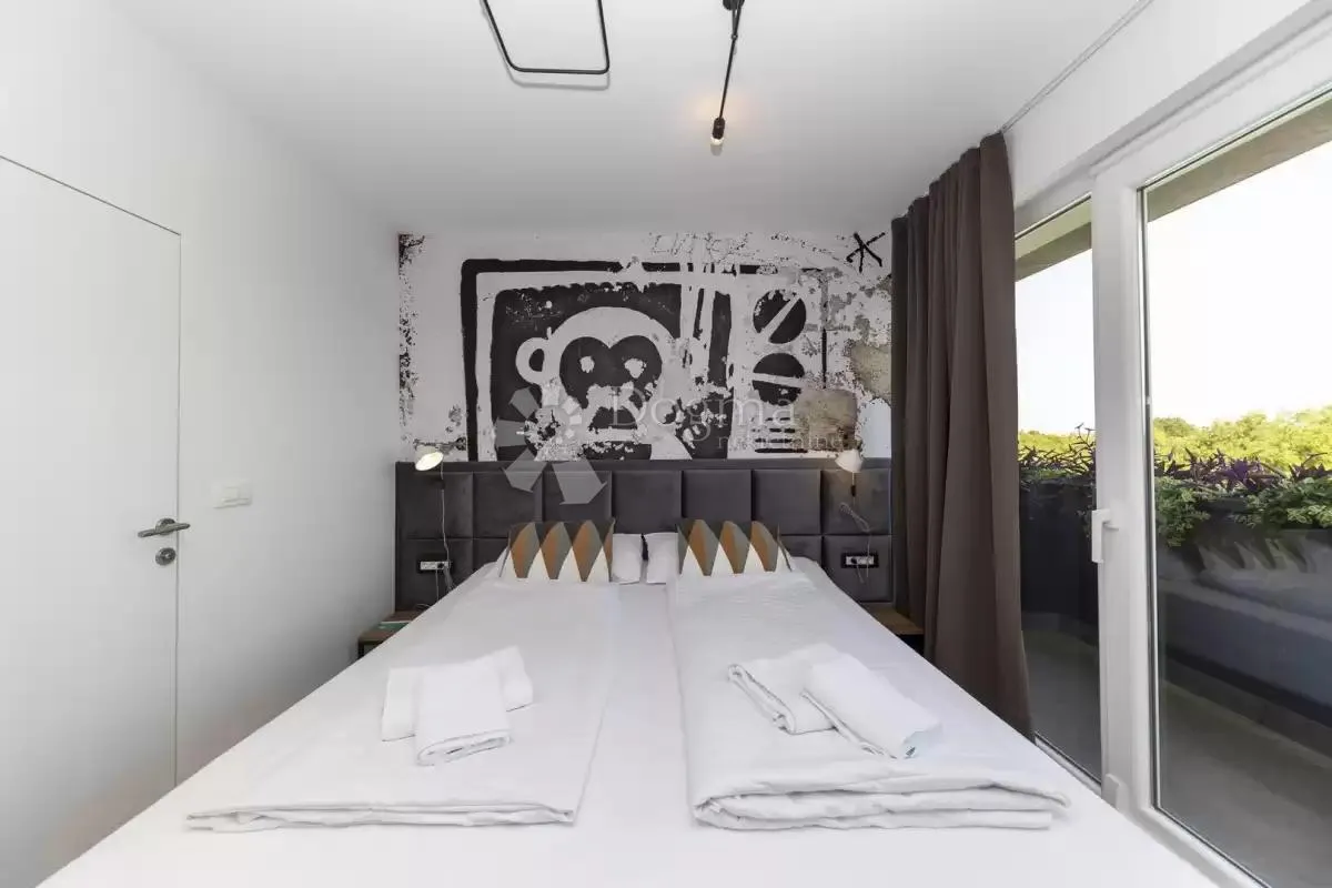 moderna villa sa bazenom- žerava - slika 11