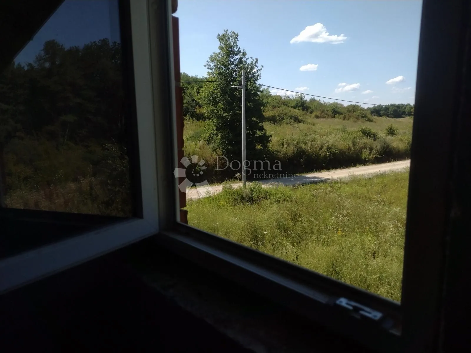 bez neposrednih susjeda, uz potok - slika 5