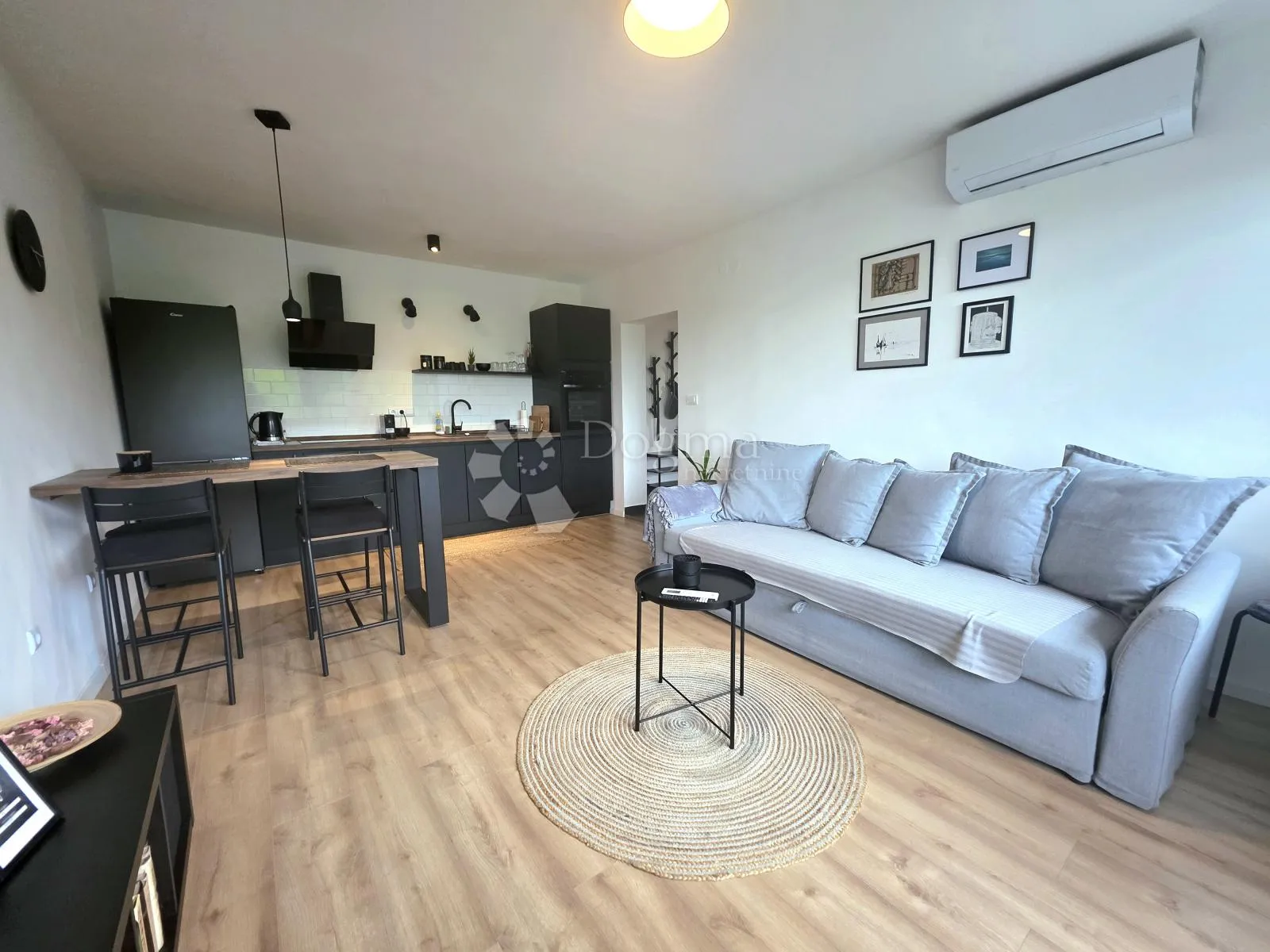 prodaja, stan, karlovac, nkp 51 m2, kompletno novouređen, novi centar - slika 3