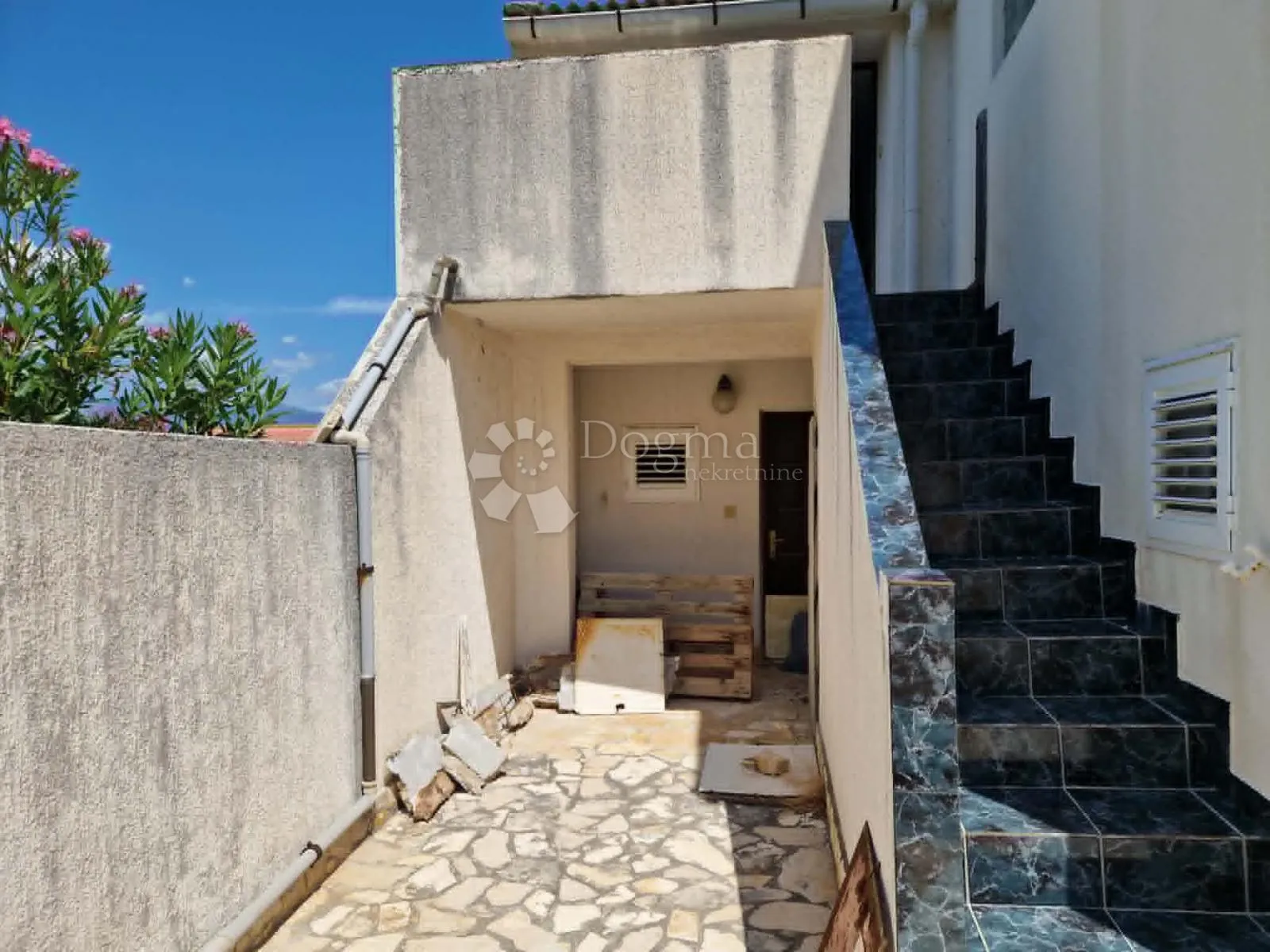 pag - kuća s 2 apartmana 282,80 m2 - 250 m od mora - slika 59