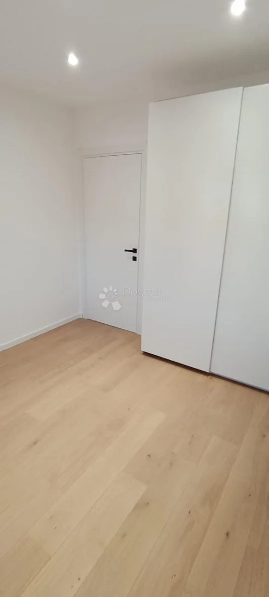 poslovni prostor/apartman s privatnim vrtom – žminjača, podstrana – idealno za tihu djelatnost - slika 7