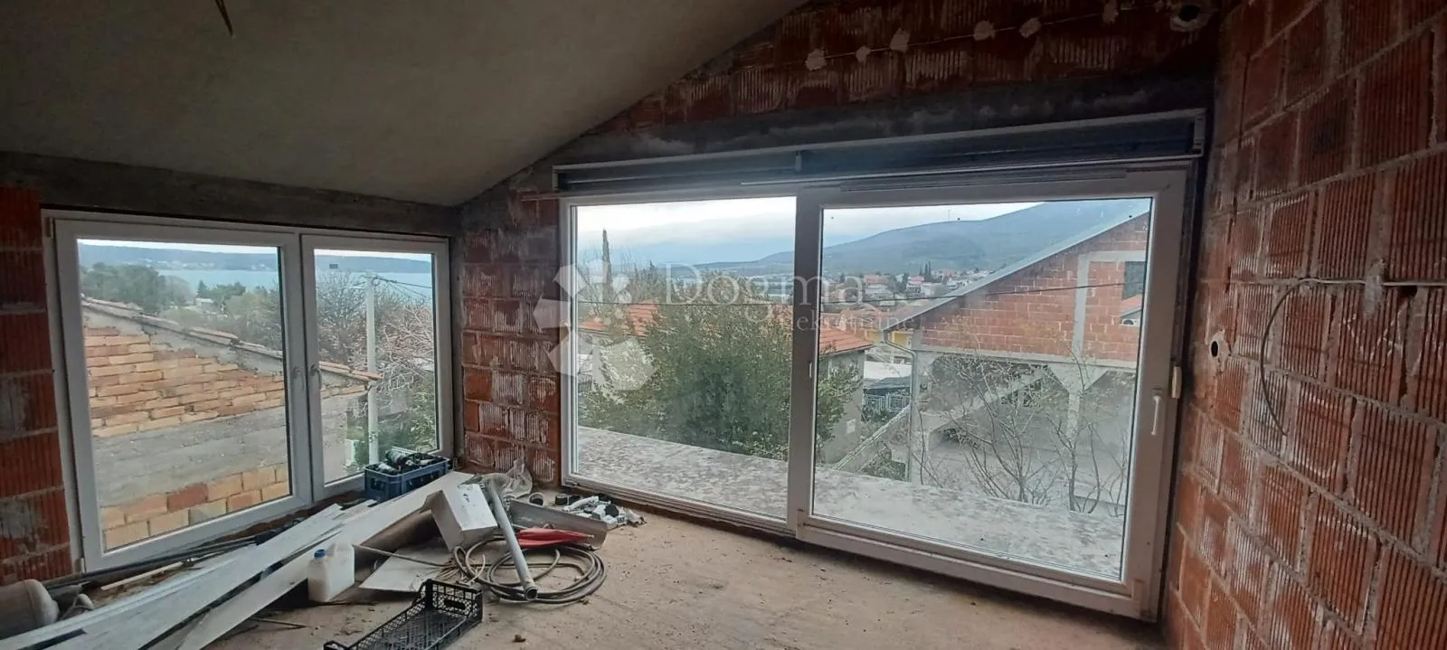 prodaja kuće – karin, odlična lokacija, 250 m od mora - slika 2