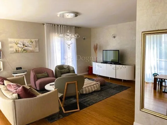 *nova cijena* luksuzni stan s podzemnom garažom u centru rovinja - slika 4