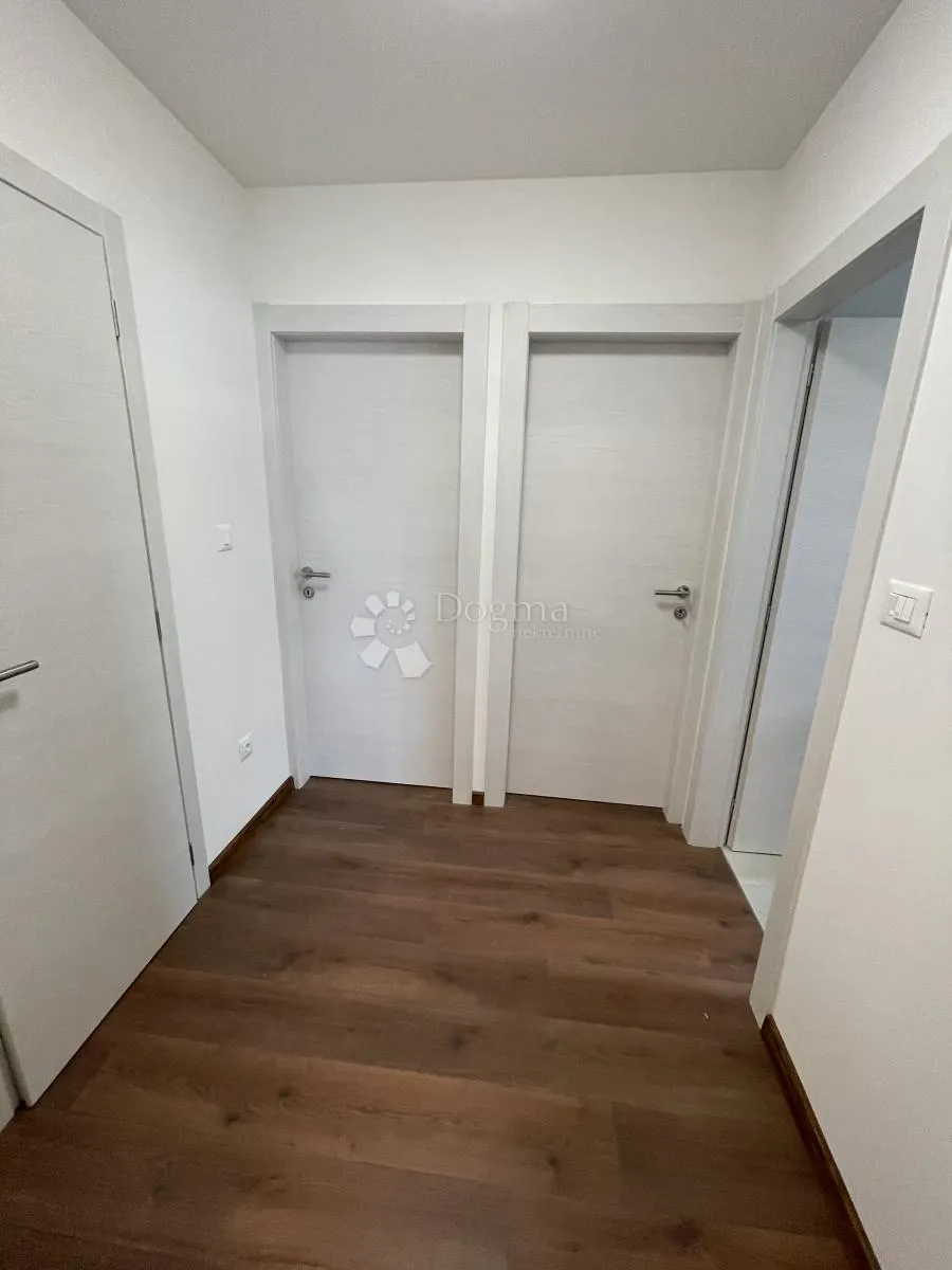 viškovo, stan u novogradnji kompletno opremljen - slika 11